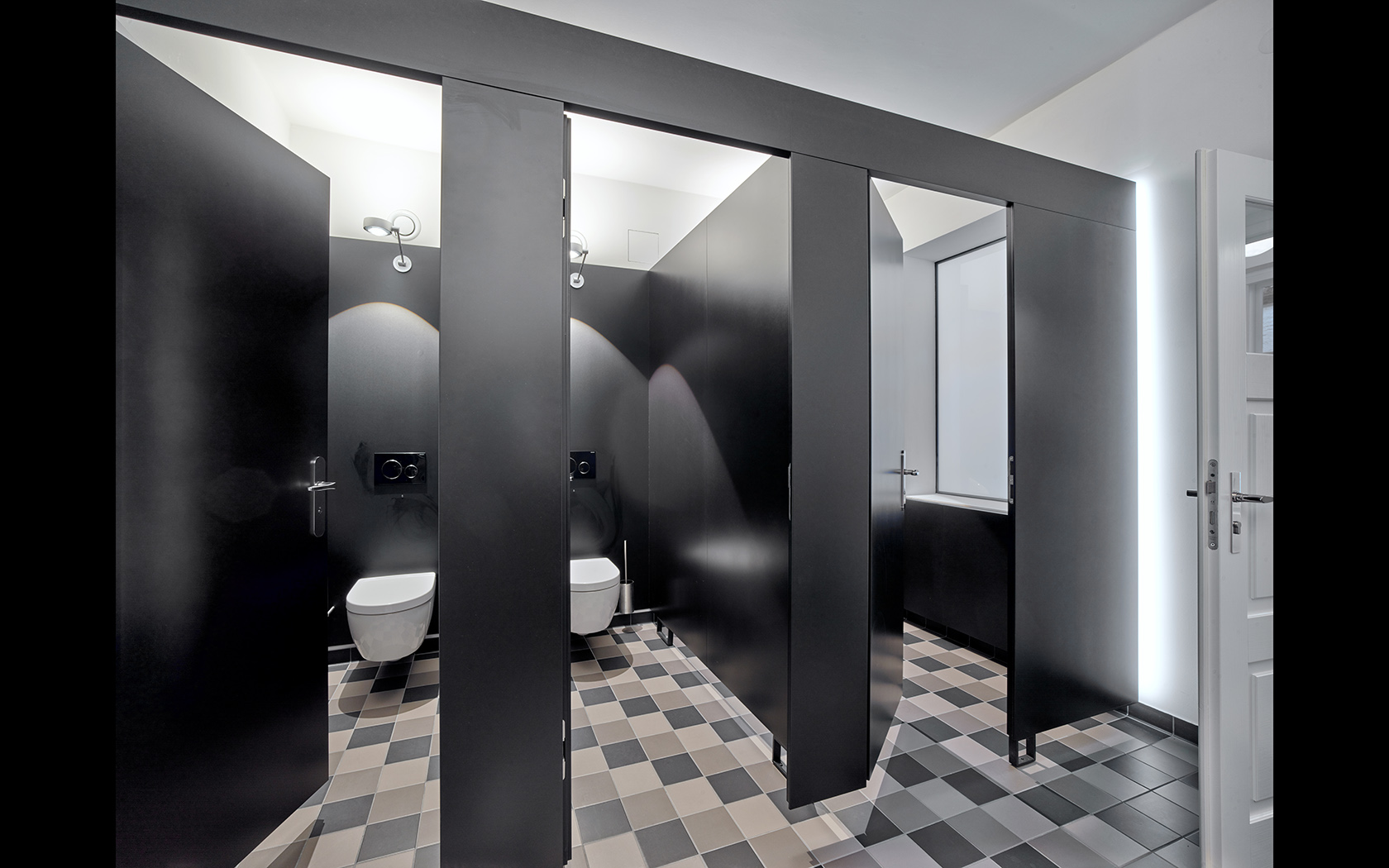 00-92_Toiletten.jpg